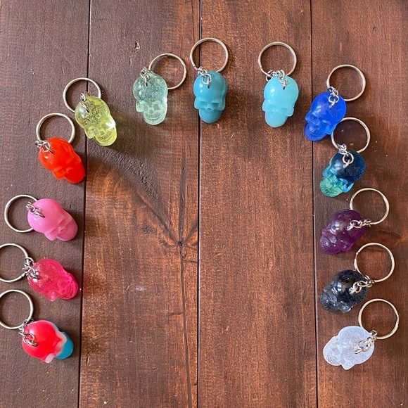 Handmade Resin Clear Light Green Skull 3” Keychain Gothic Backpack Bag Charm NEW - Picture 8 of 9